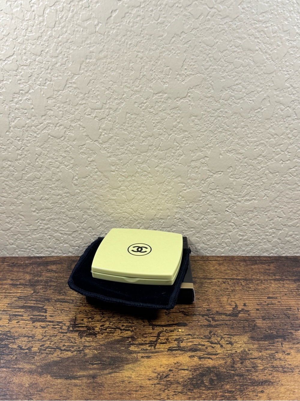 Chanel beauty Yellow Compact double sided mirror with magnifying side